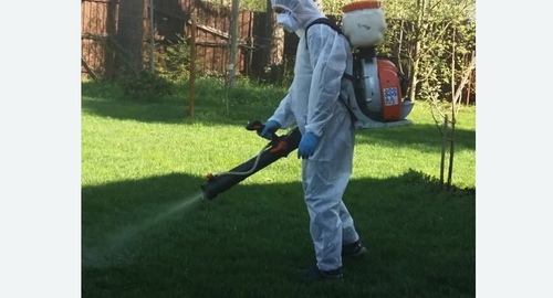 Обработка участка от клещей в Кирсе